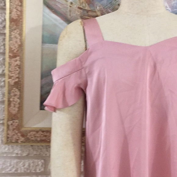 🌹SoHo New York & Company Cold Shoulder Top - Picture 9 of 13